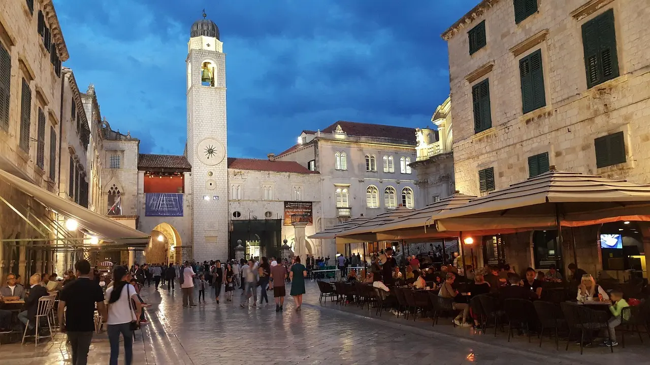 Hvordan er vejret i Dubrovnik i uge 7?